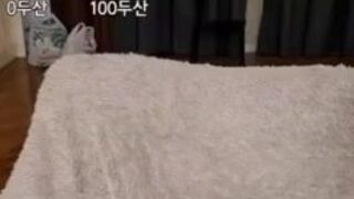  韩国极品美女兰博基尼大灯白色乳液映着闪光缓缓流淌耸立的乳头 - POV tits